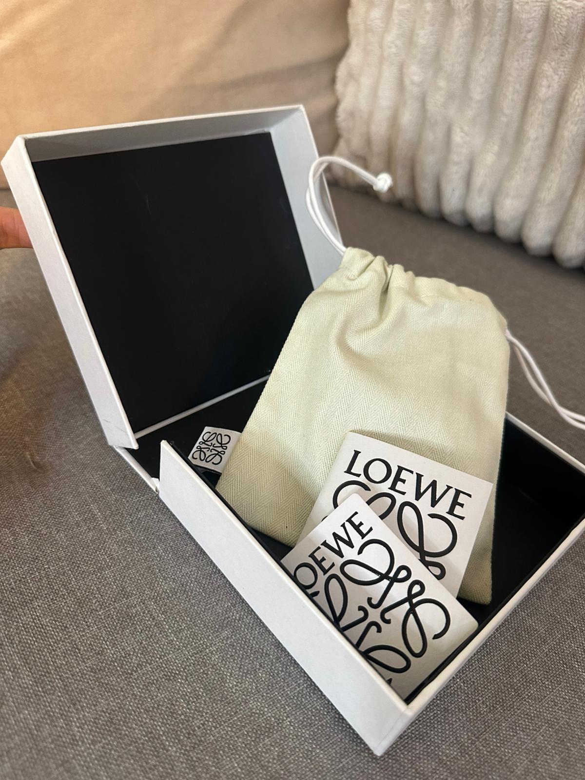 *現貨*Loewe▪️Coin Cardholder 軟粒面牛皮拉鍊卡包-迷迭香綠 P8500 /T14000