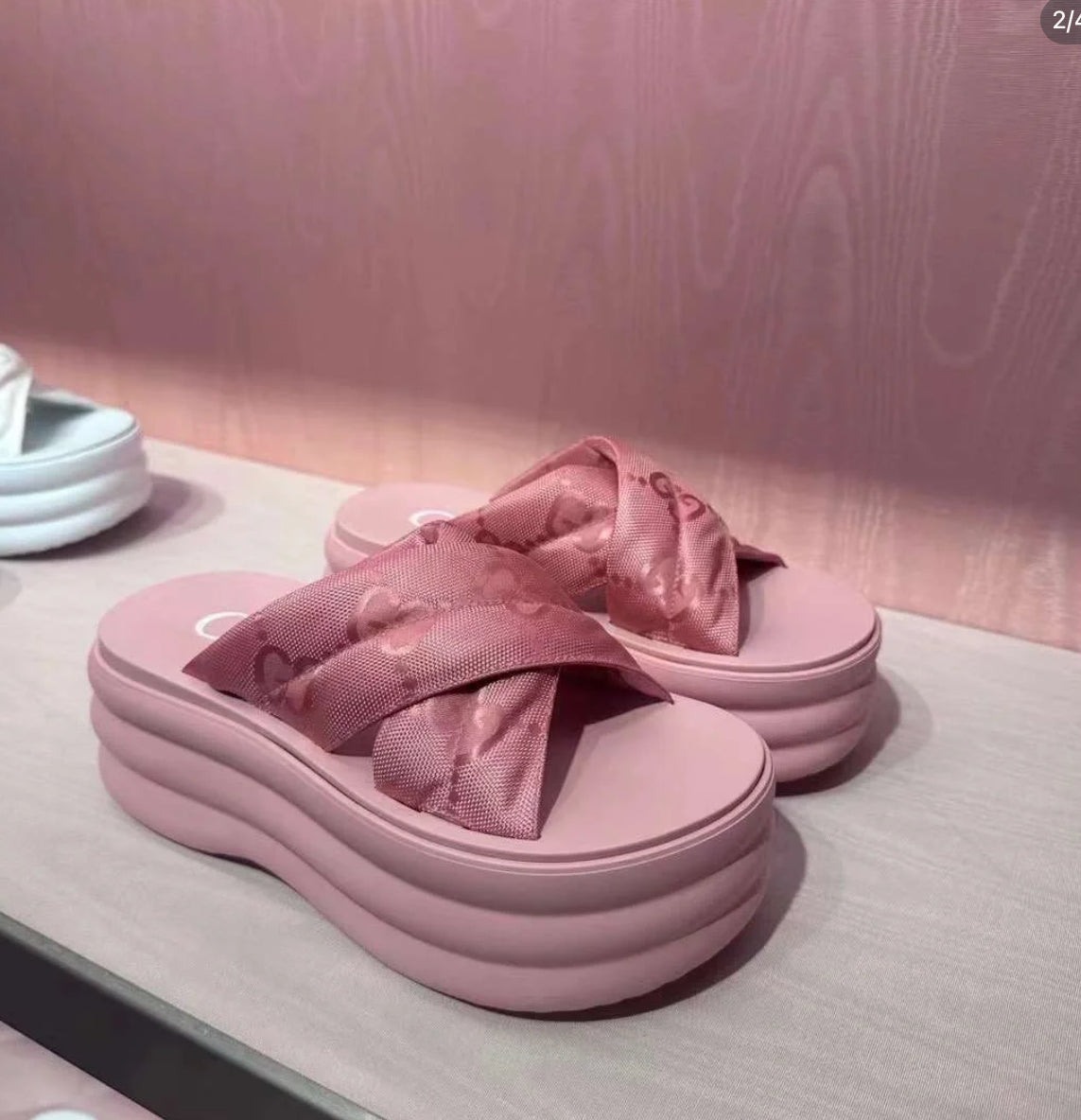 @Gucci Craze 女款厚底拖鞋/525P265 🔔限時折🉐12730