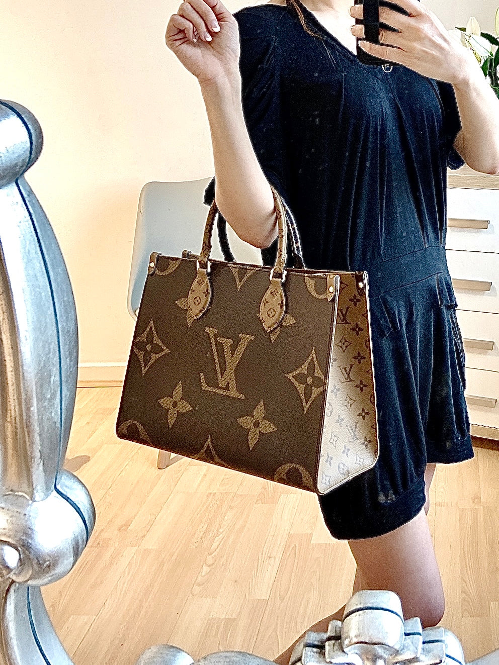 LV OnTheGo MM 中款拼色托特包/2280✨🉐94480