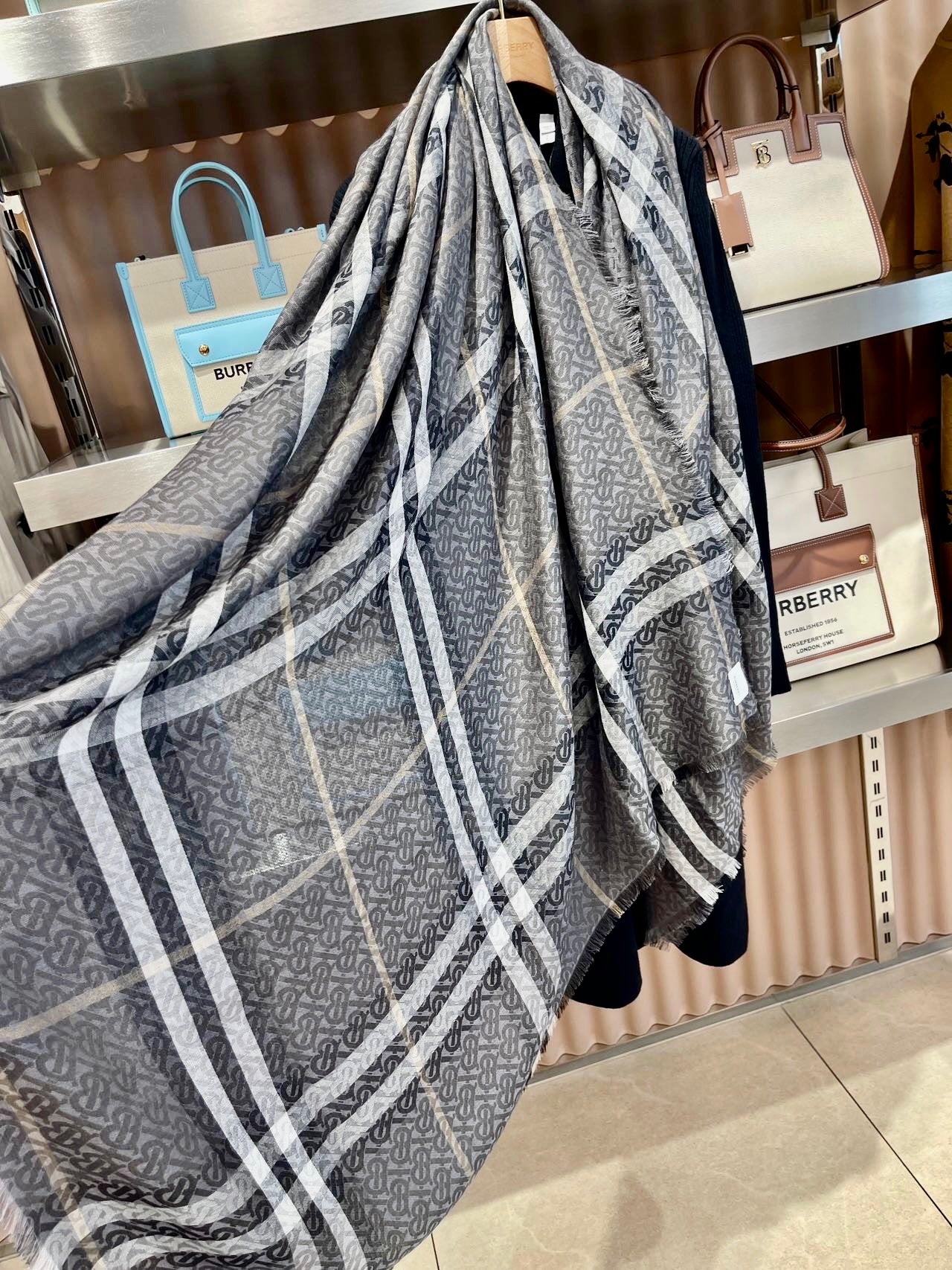 @Burberry TB薄圍巾/390P270 🔥折上七折🉐9980