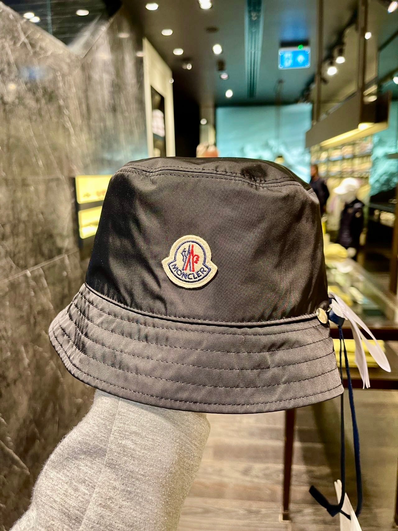 *@Moncler Hat 漁夫帽/295P198 🔔限時折🉐9710