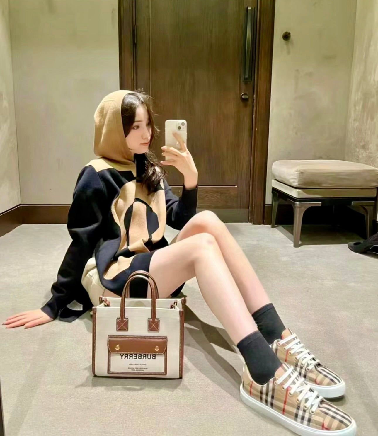 Burberry Freya Mini托特包-白/920C697 ㊙️折扣🉐29580💰