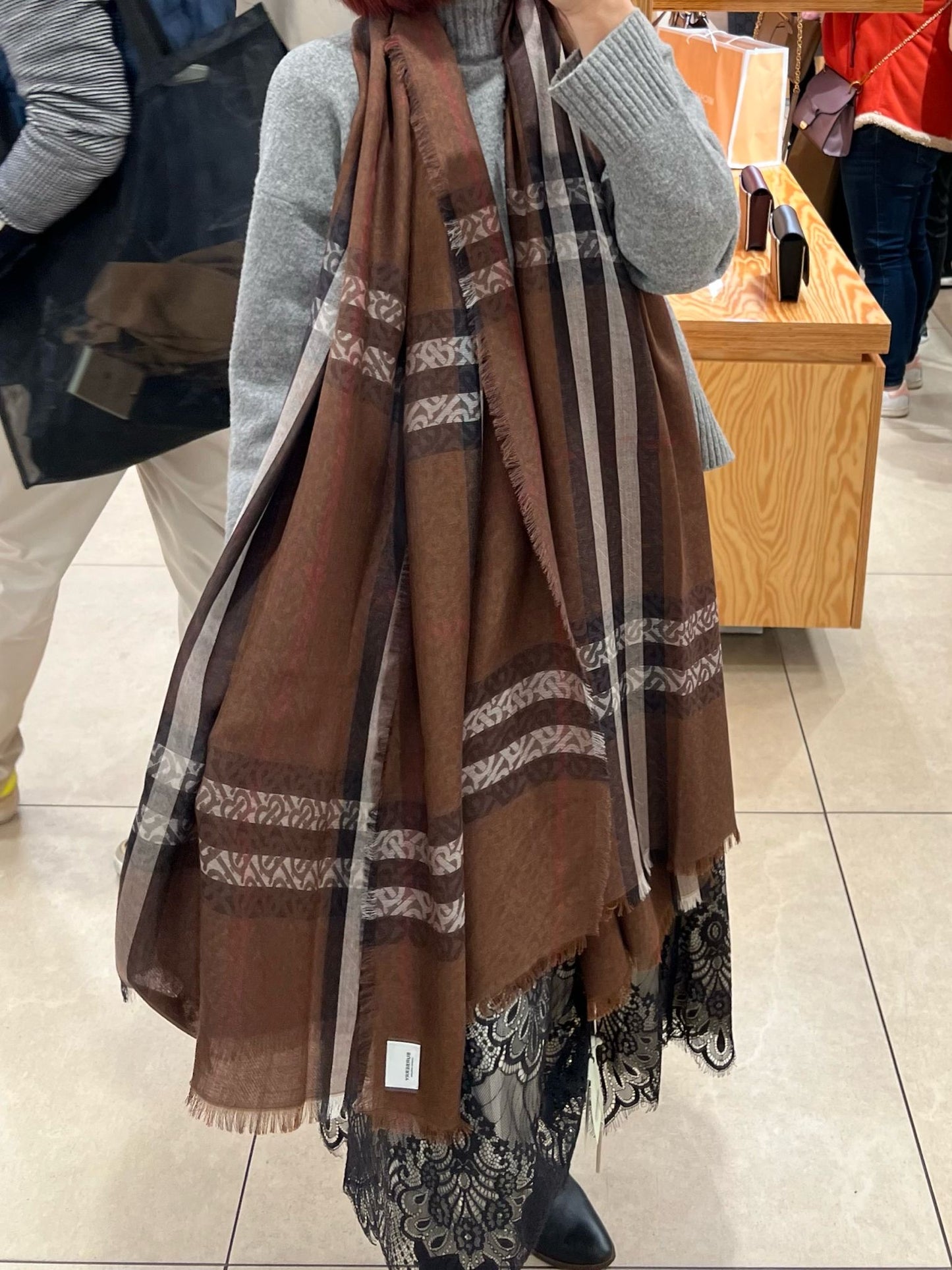 @Burberry TB 深咖色格紋圍巾/390P270 🔥折上七折🉐9310