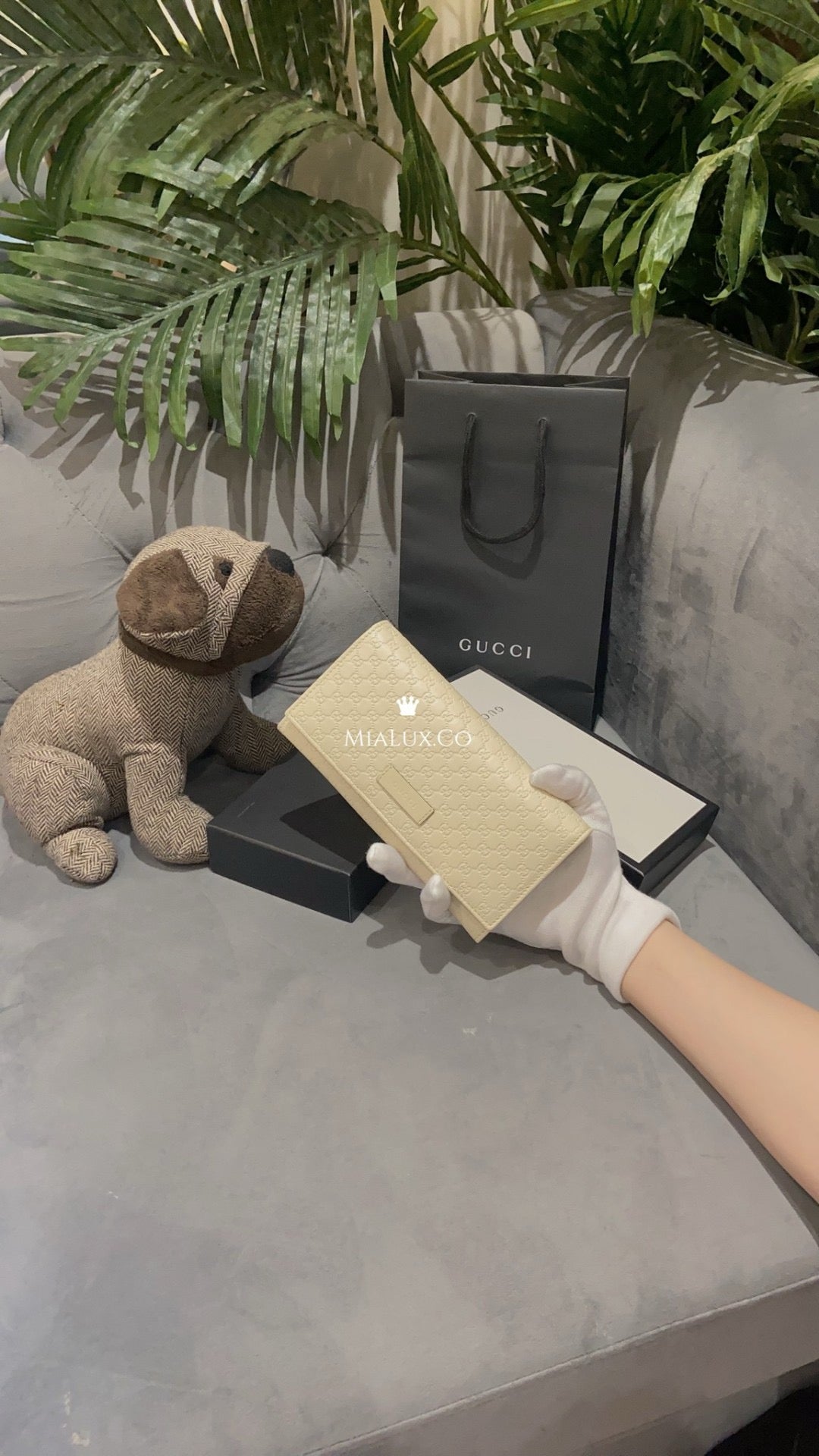 *現貨*@Gucci Calfskin 壓紋翻蓋長夾-白雪公主奶白 P7800 /T14000