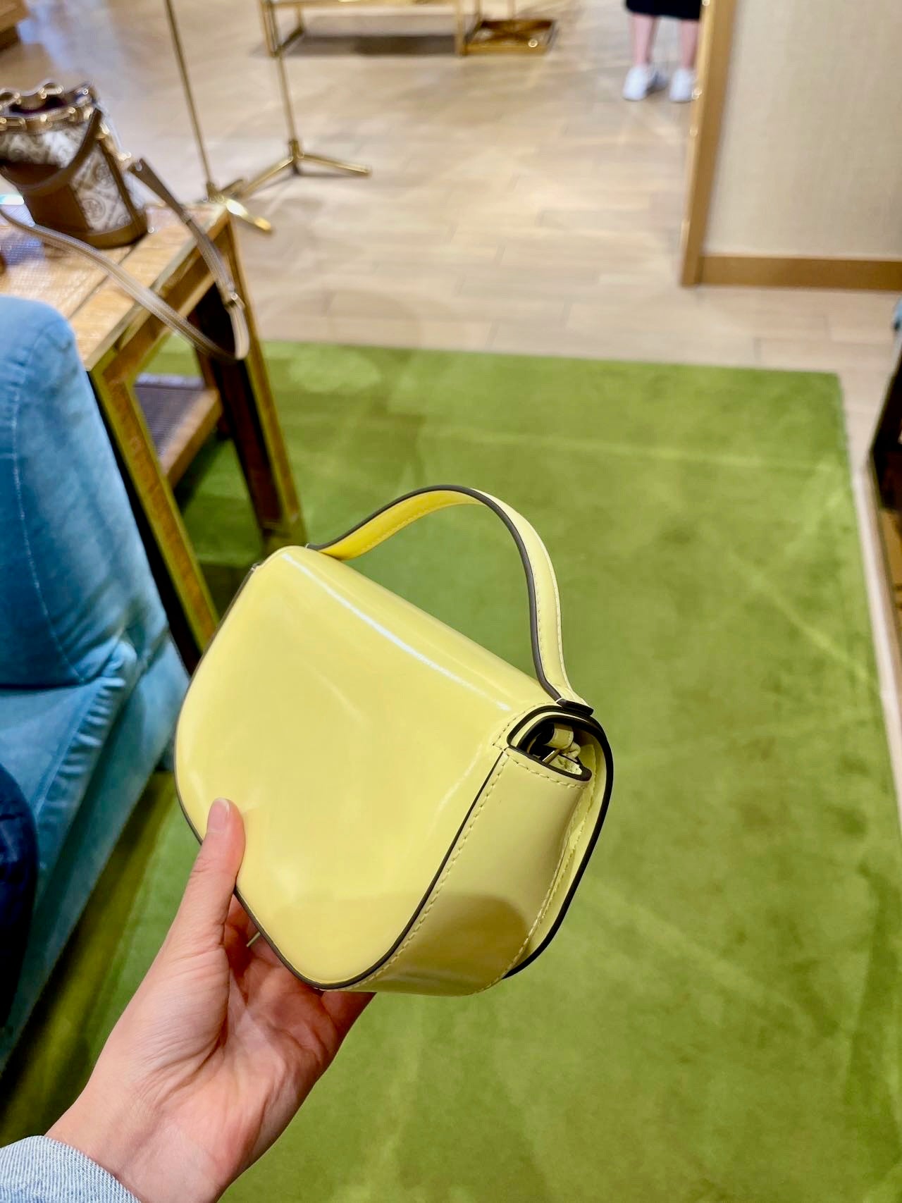 @ToryBurch Emerson 黃色漆皮斜肩鏈包/440P289 🔥折上六折🉐8600