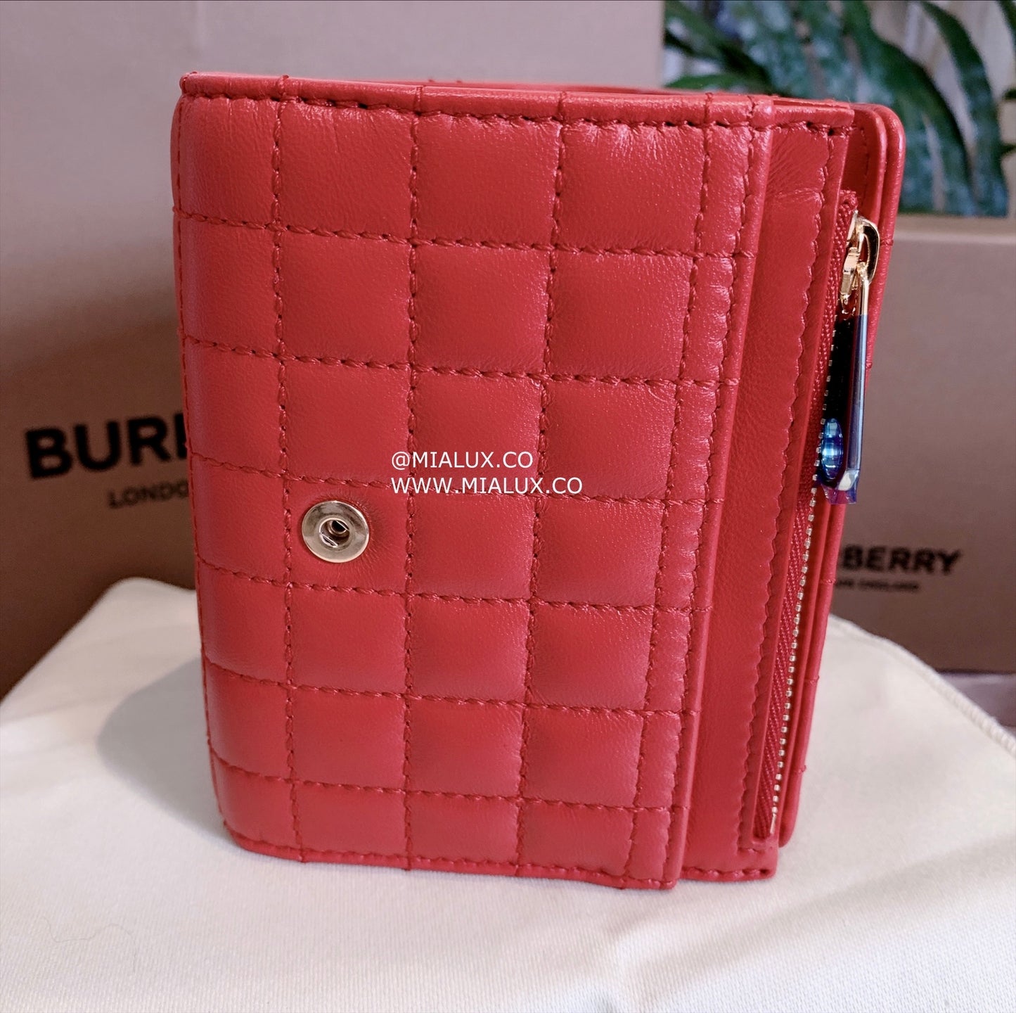 ❌Burberry Lola TB 方格三折短夾/460 🉐19400