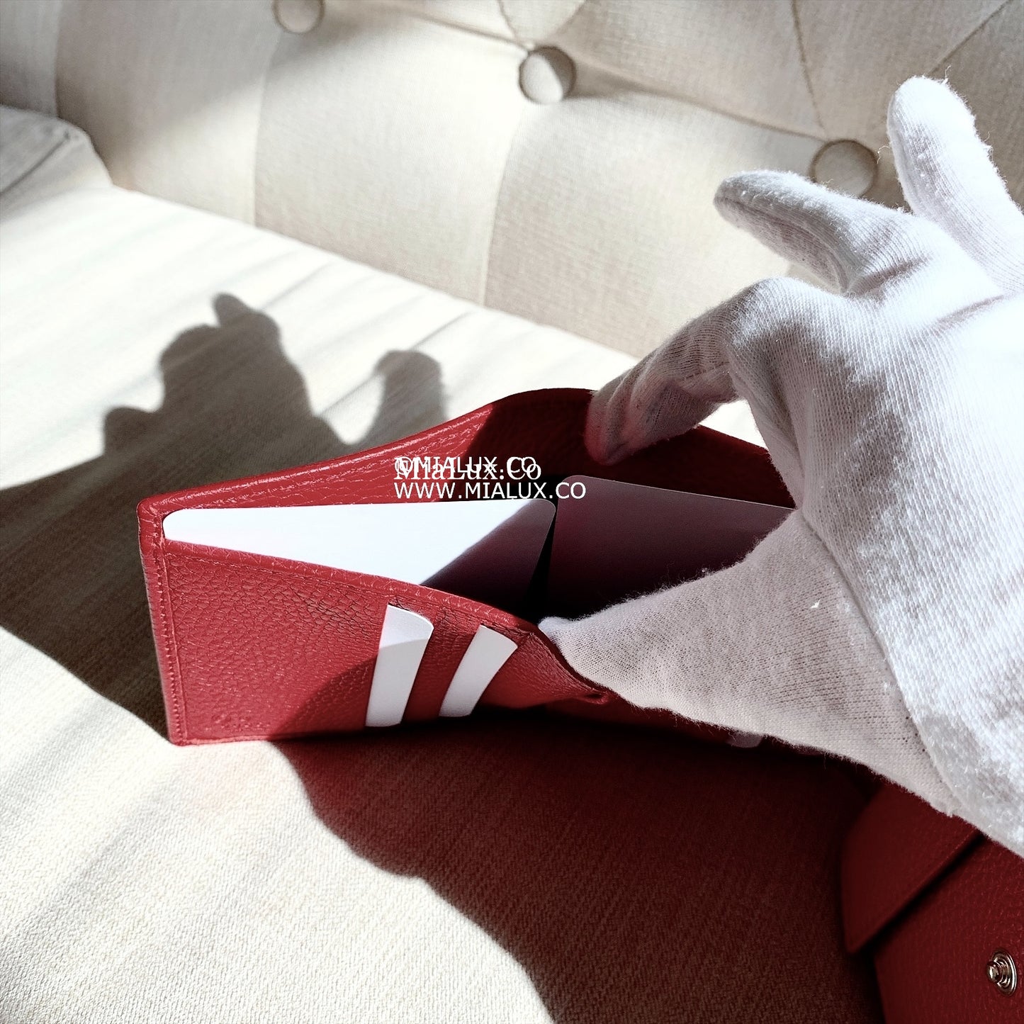 *@Gucci Soho Wallet 浮雕翻蓋三折短夾/P230