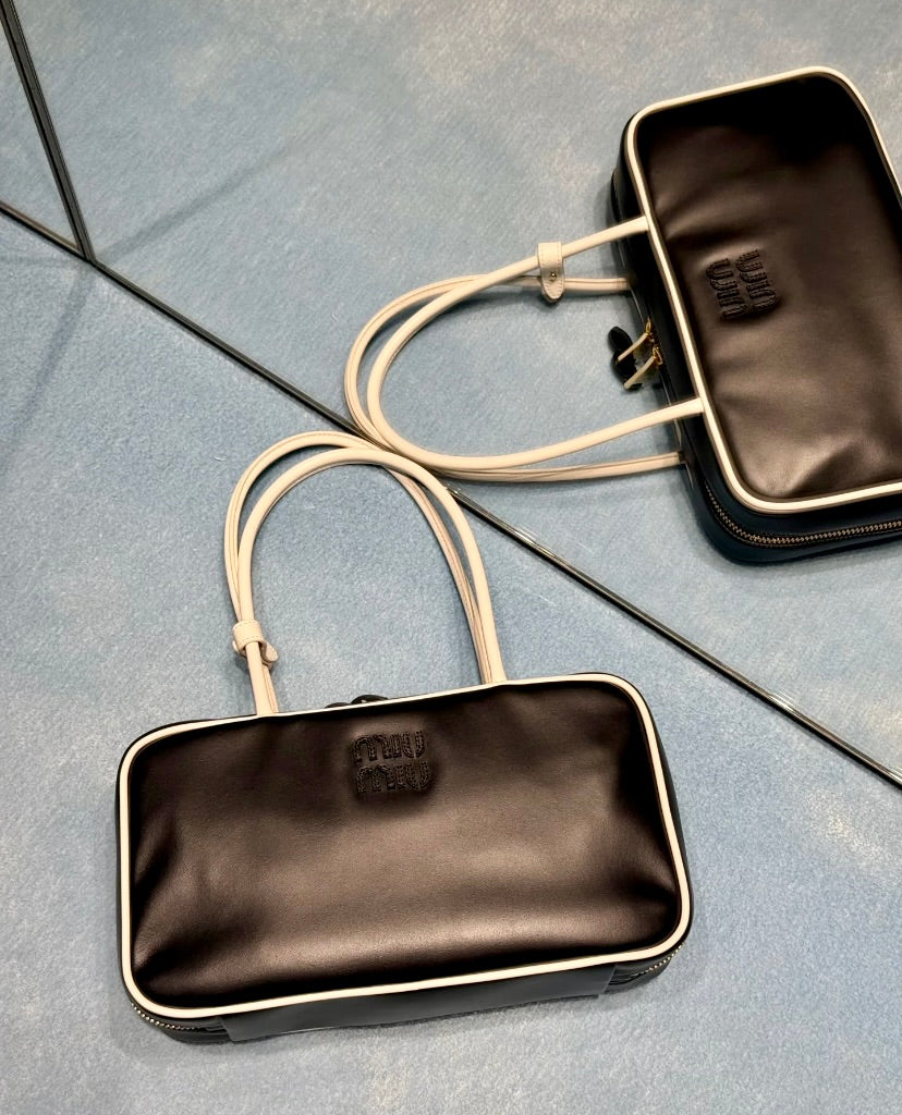 MiuMiu Beau Leather M/L 皮革公文包/E2750E2950 🇪🇺