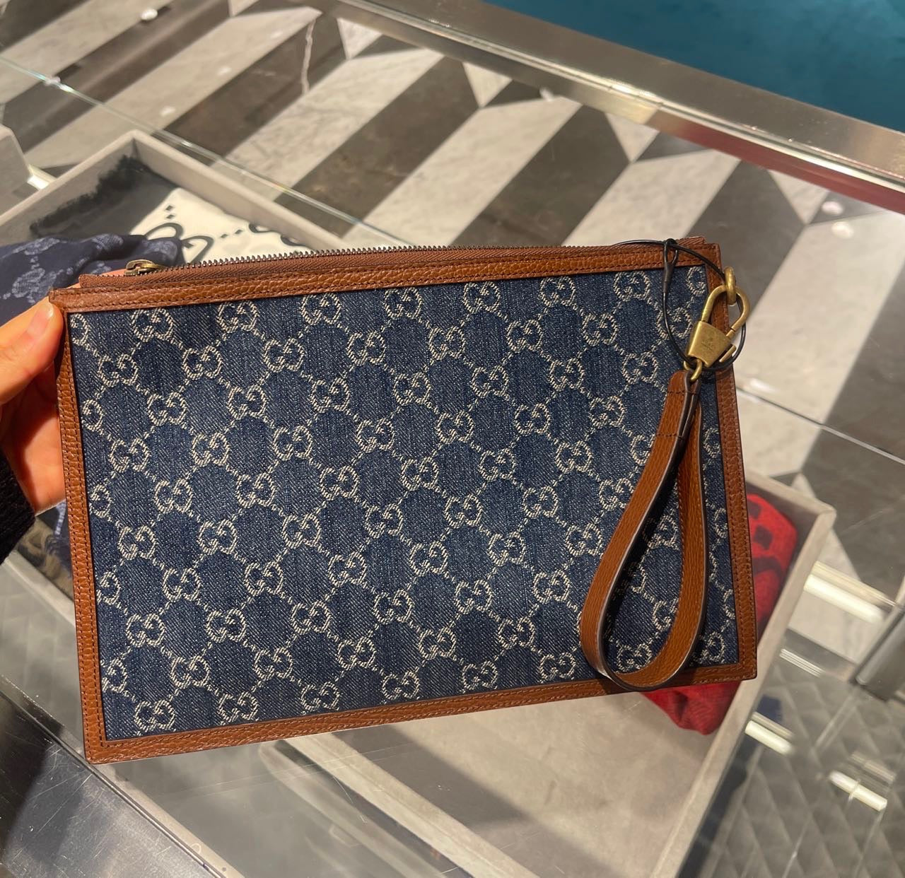 @Gucci New Denim GG 滿版手拿包/690P345 🔔限時折🉐16330