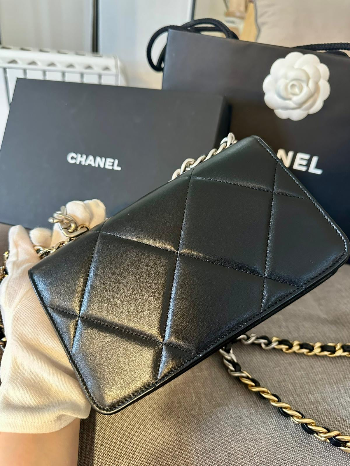 *現貨*CHANEL 19 WOC 經典19小羊皮鏈包-黑銀釦  P116000 /T150000