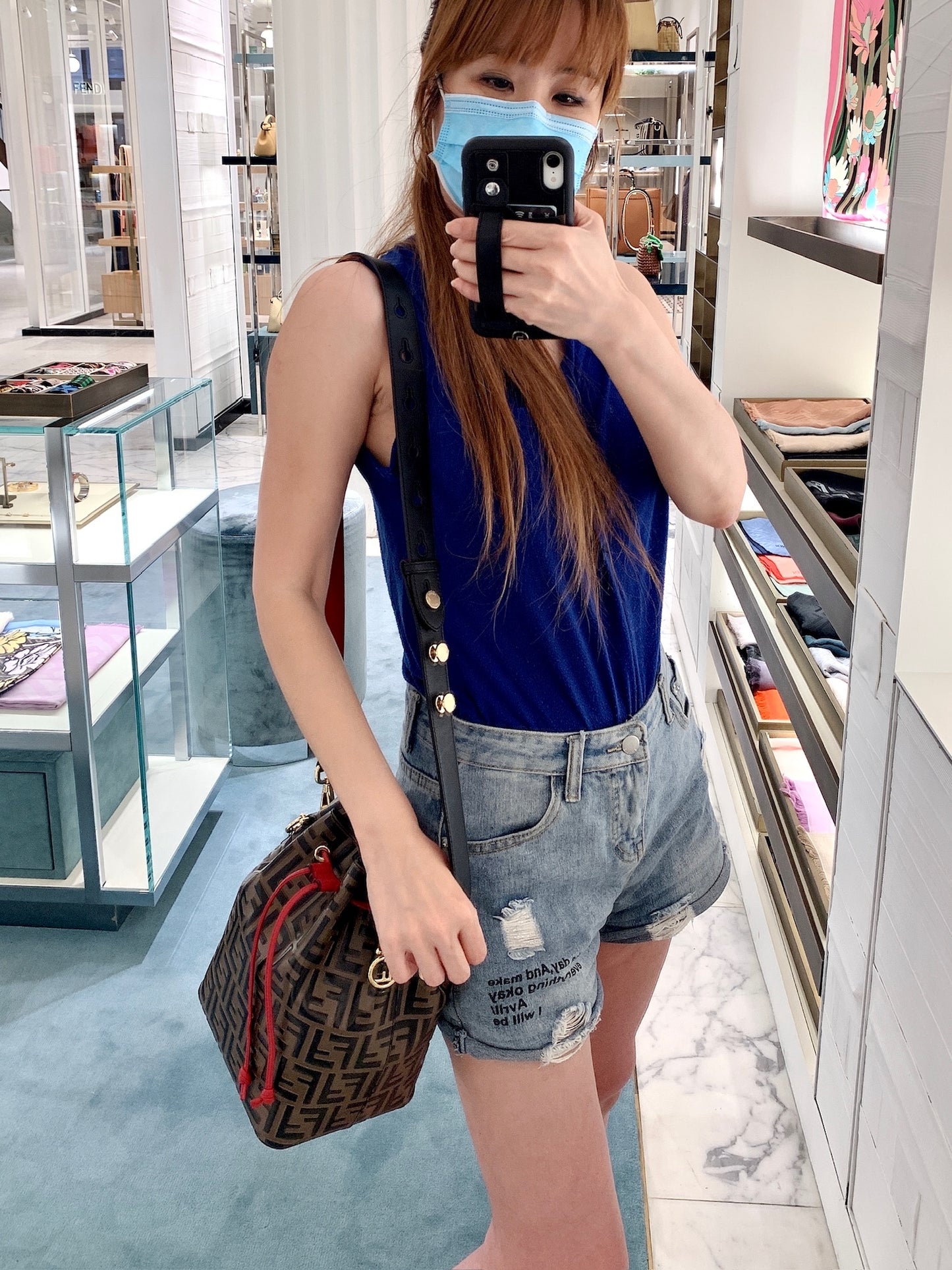 Fendi Mon Tresor Mini 迷你牛皮抽繩水桶包/1420E1550💰