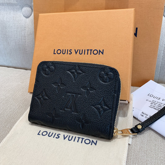 LV Zippy 壓紋牛皮拉鍊錢包/460✨🉐20320