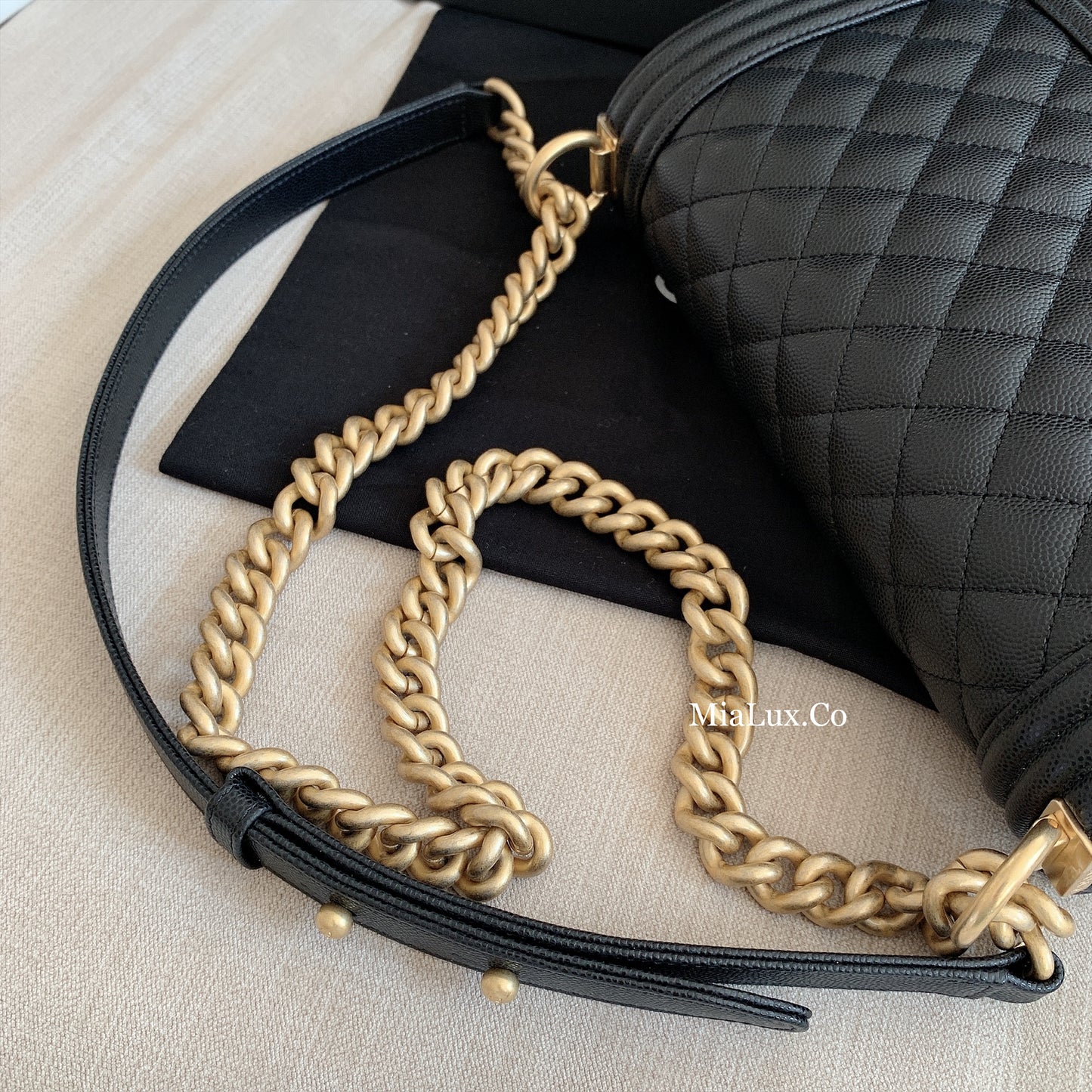CHANEL BOY M 中款BOY包/5800🉐229980🏷️
