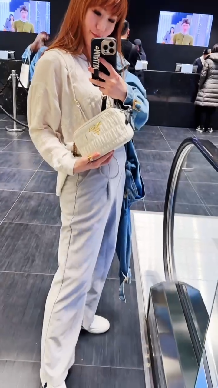 @Prada► NAPPA 皺摺皮革相機包/P875