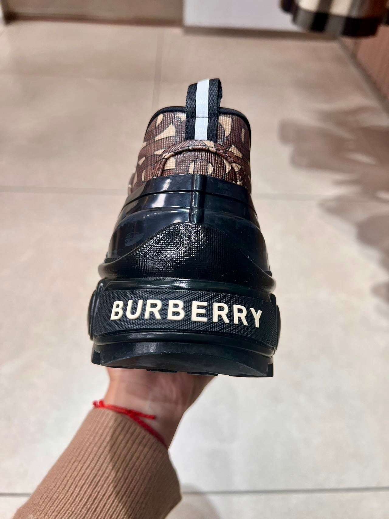 @Burberry 男女款潮鞋/670P119 🔥下殺🉐6860