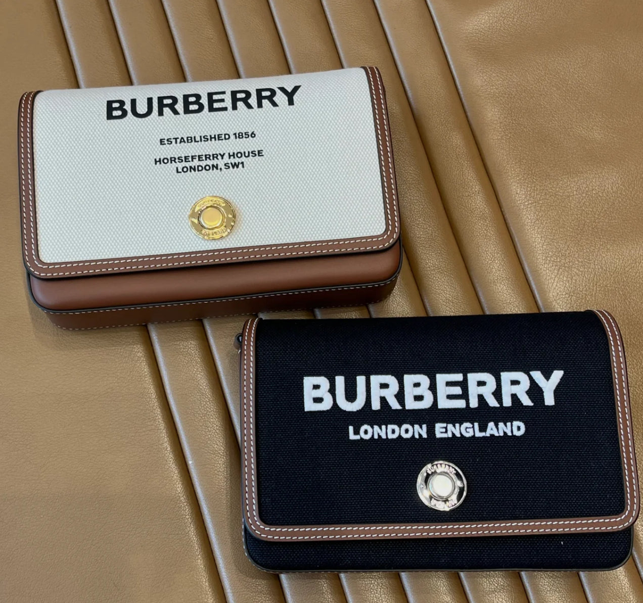 ❌Burberry Horseferry Mini 郵差包-米白