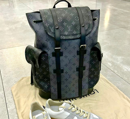 LV Christopher PM 小款後背包/2470✨🉐102270