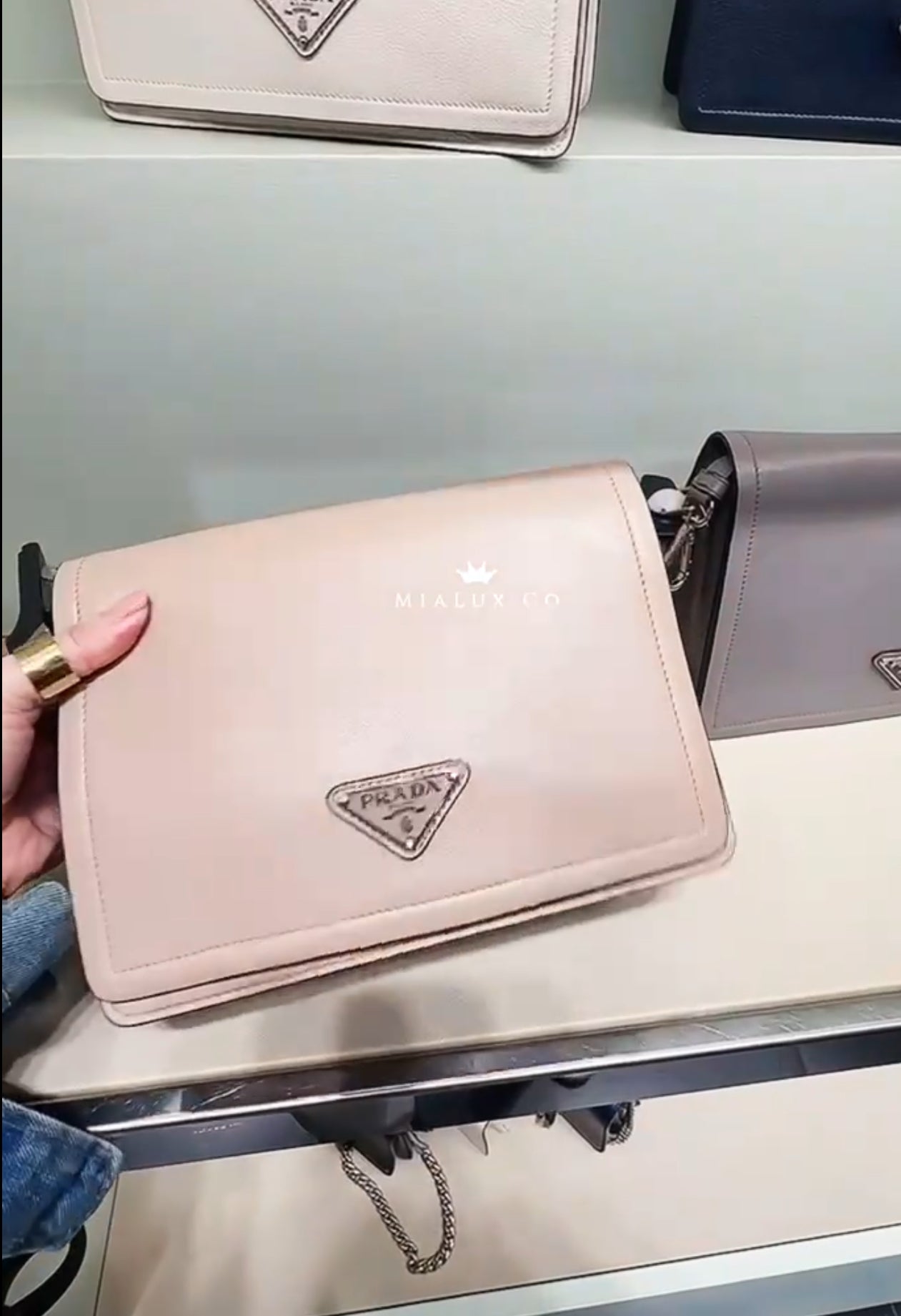 @Prada▪️TESSUTO 三角LOGO小牛皮郵差包/860 🔔限時折🉐39700
