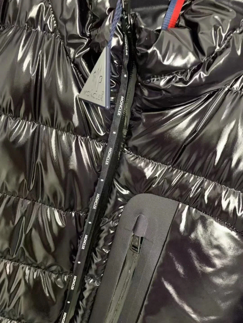 @Moncler Gu 羽絨衣外套/775P519 🔔限時折🉐24360