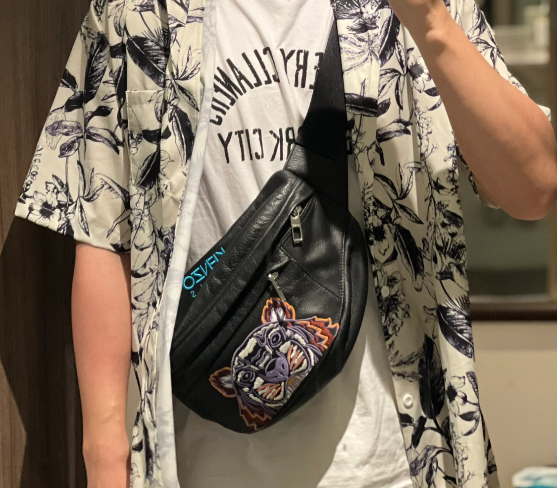 *現貨*Kenzo▪️Bumbag 小牛皮虎頭胸包-黑/305 年前特惠價✨🉐9980