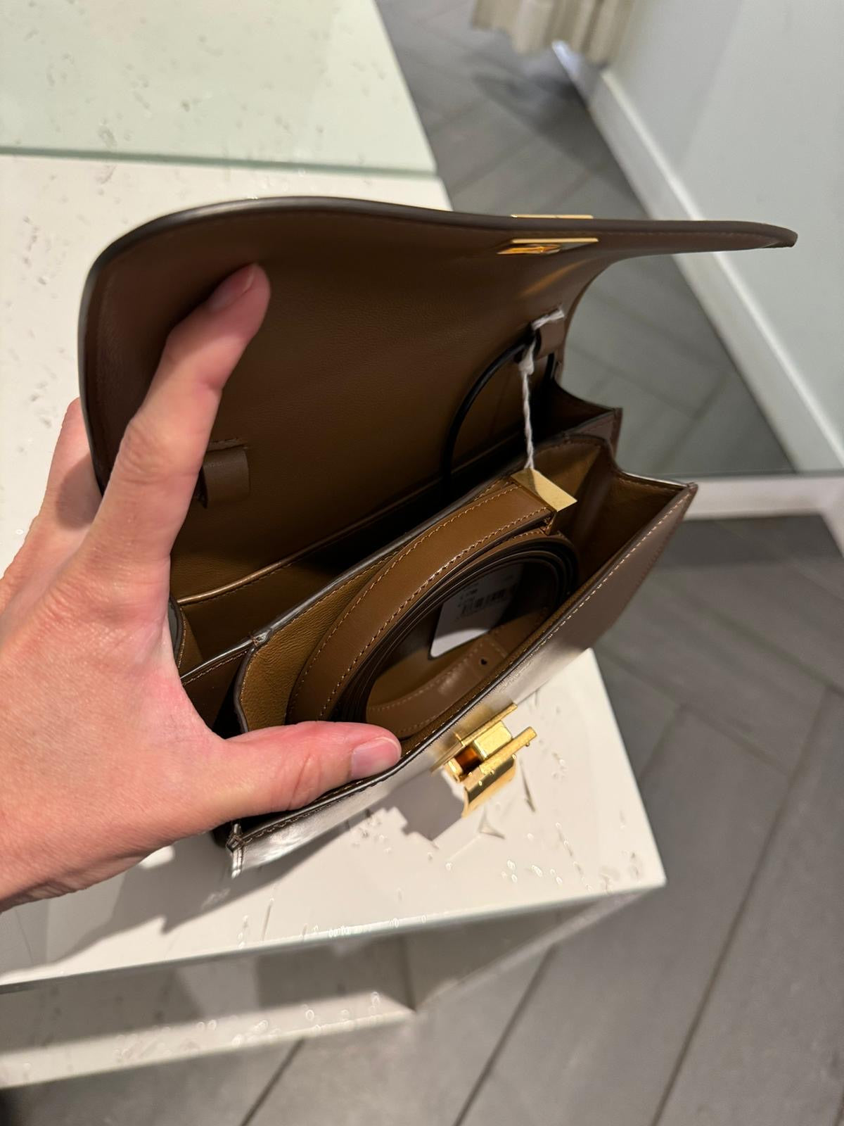 @Celine Classic Box 小牛皮按扣斜背包/2750P1788 🔔限時折🉐81260