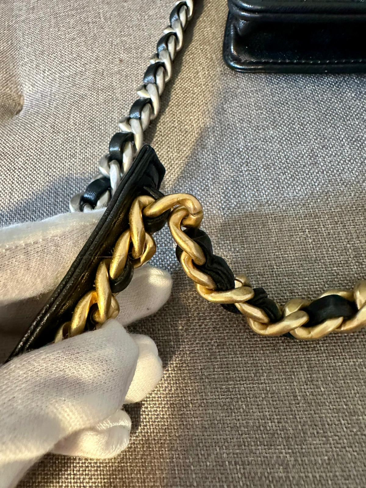 *現貨*CHANEL 19 WOC 經典19小羊皮鏈包-黑銀釦  P116000 /T150000