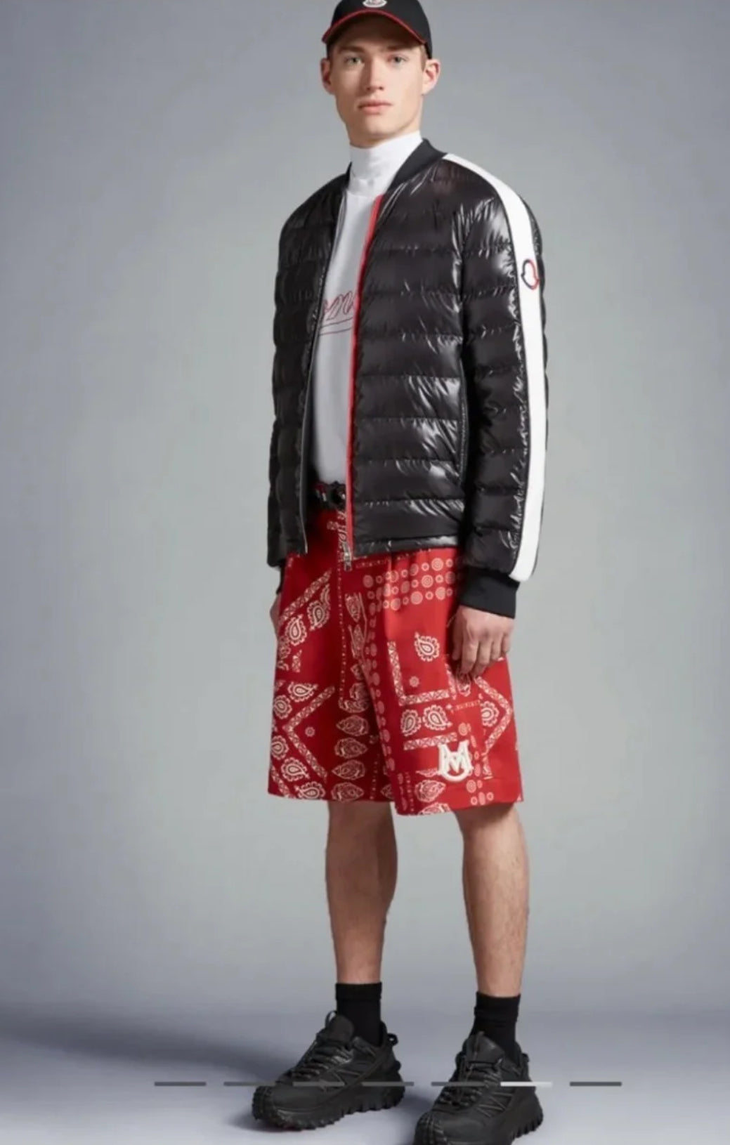 @Moncler 薄羽絨外套/703 🔔限時折🉐32640