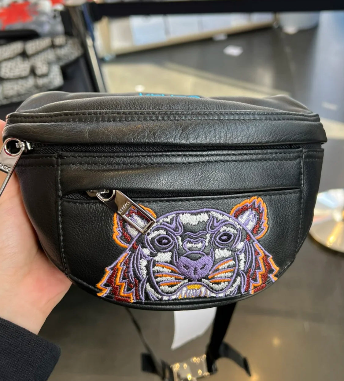 *現貨*Kenzo▪️Bumbag 小牛皮虎頭胸包-黑/305 年前特惠價✨🉐9980
