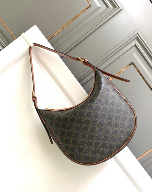 Celine HELOISE M 中款Hobo包/1850E1900 🉐67500🇪🇺