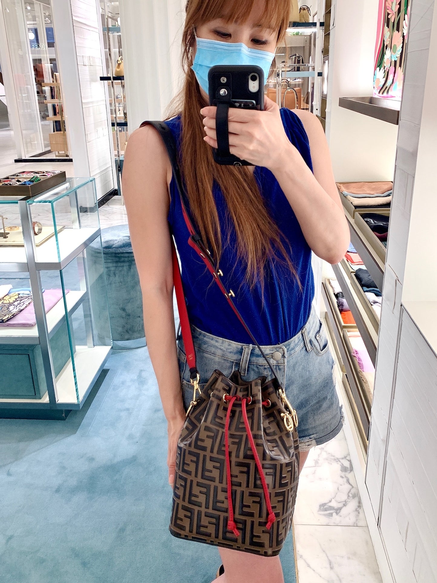 Fendi Mon Tresor Mini 迷你牛皮抽繩水桶包/1420E1550💰