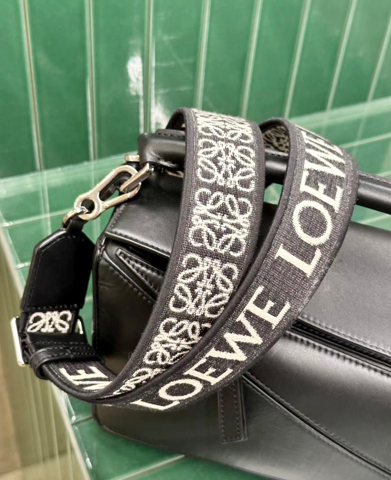 Loewe Puzzle bag S 小款緹花肩帶拼圖包/2800