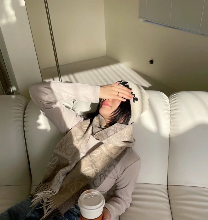 Loewe▪️Scarf in Wool and Cashmere 爆款LOGO羊絨圍巾/E450 K425