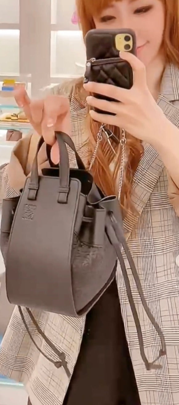 Loewe▪️Hammock drawstring Mini 吊床包/1600