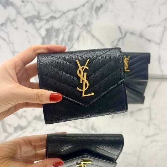 YSL Cassandre Matelasse Trifold 粒面牛皮三摺短夾/460E500 🉐19000🇪🇺