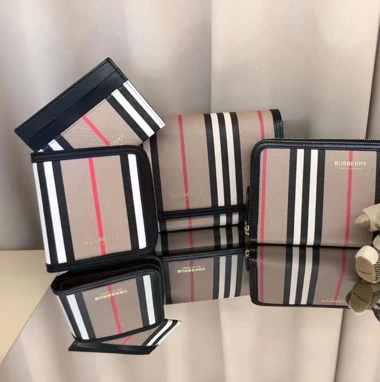 @Burberry Allington 拉鍊錢包/P245 🔥折上六折🉐8120