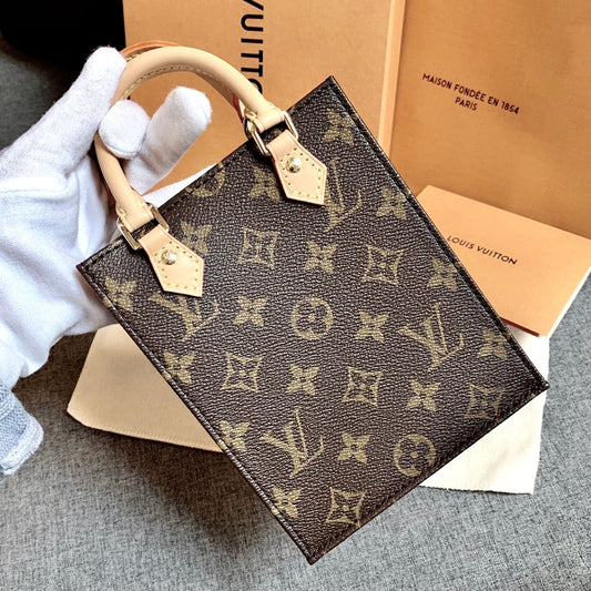 *現貨*LV Petit Sac Plat 小款琴譜包 P39800 /T63500