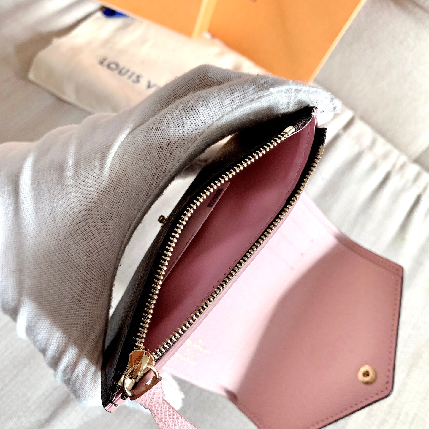 LV▪️Victorine 信封三折短夾/420✨🉐18640