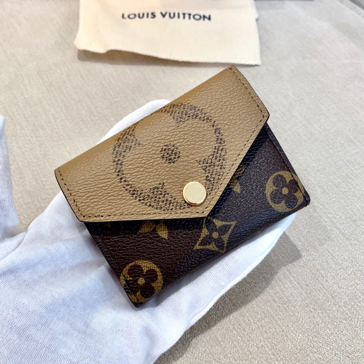 LV▪️Zoé 拼色信封短夾/445✨🉐19690