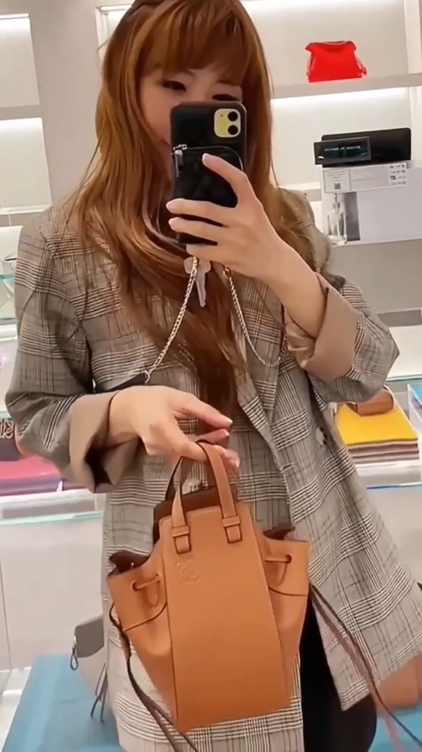 Loewe▪️Hammock drawstring Mini 吊床包/1600