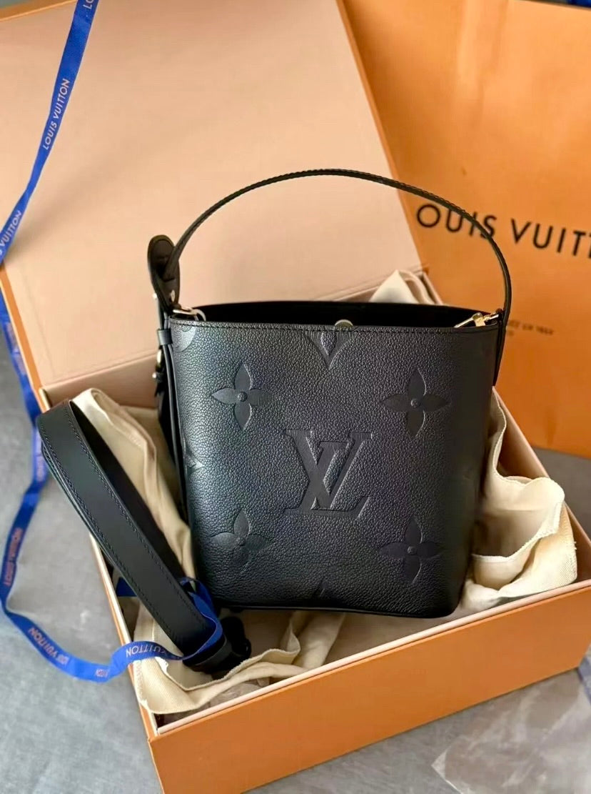 LV All In BB 迷你壓紋牛皮水桶包/2080✨🉐86280