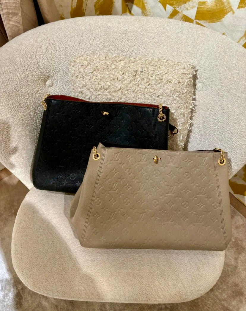 LV Anytime MM Bag 壓紋牛皮包/2400✨🉐99400