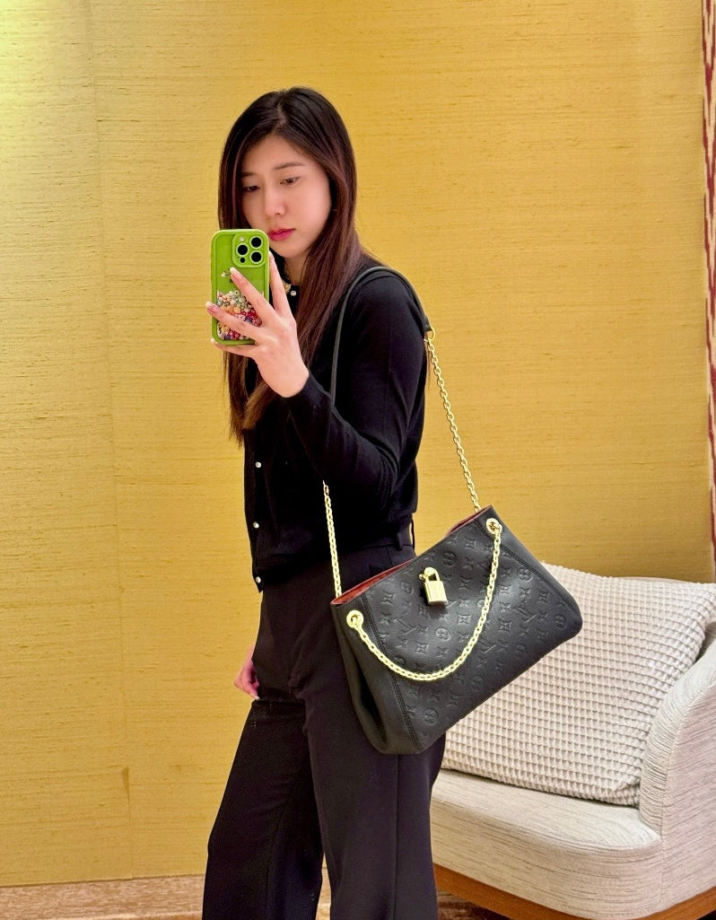 LV Anytime MM Bag 壓紋牛皮包/2400✨🉐99400