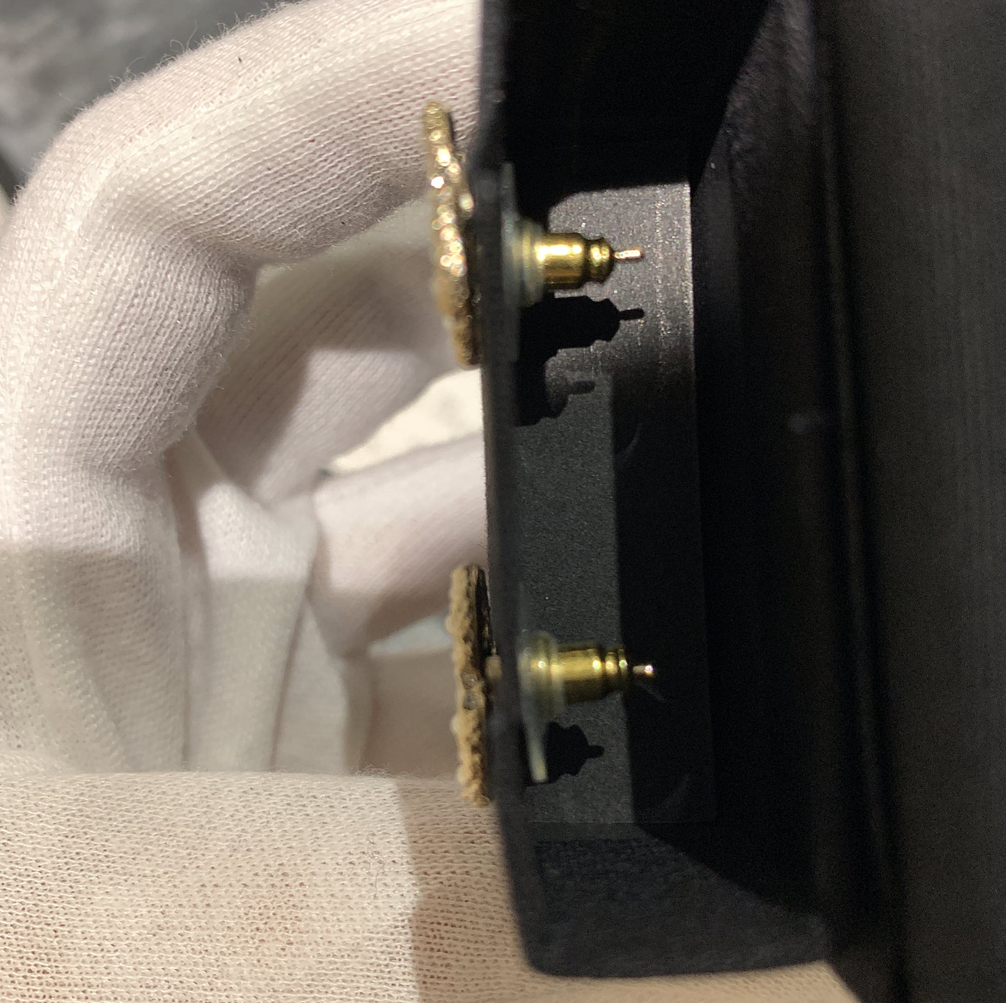 CHANEL✨ CC DIAMANTE METAL EARRINGS 經典珍珠水鑽耳環 AB5738 -