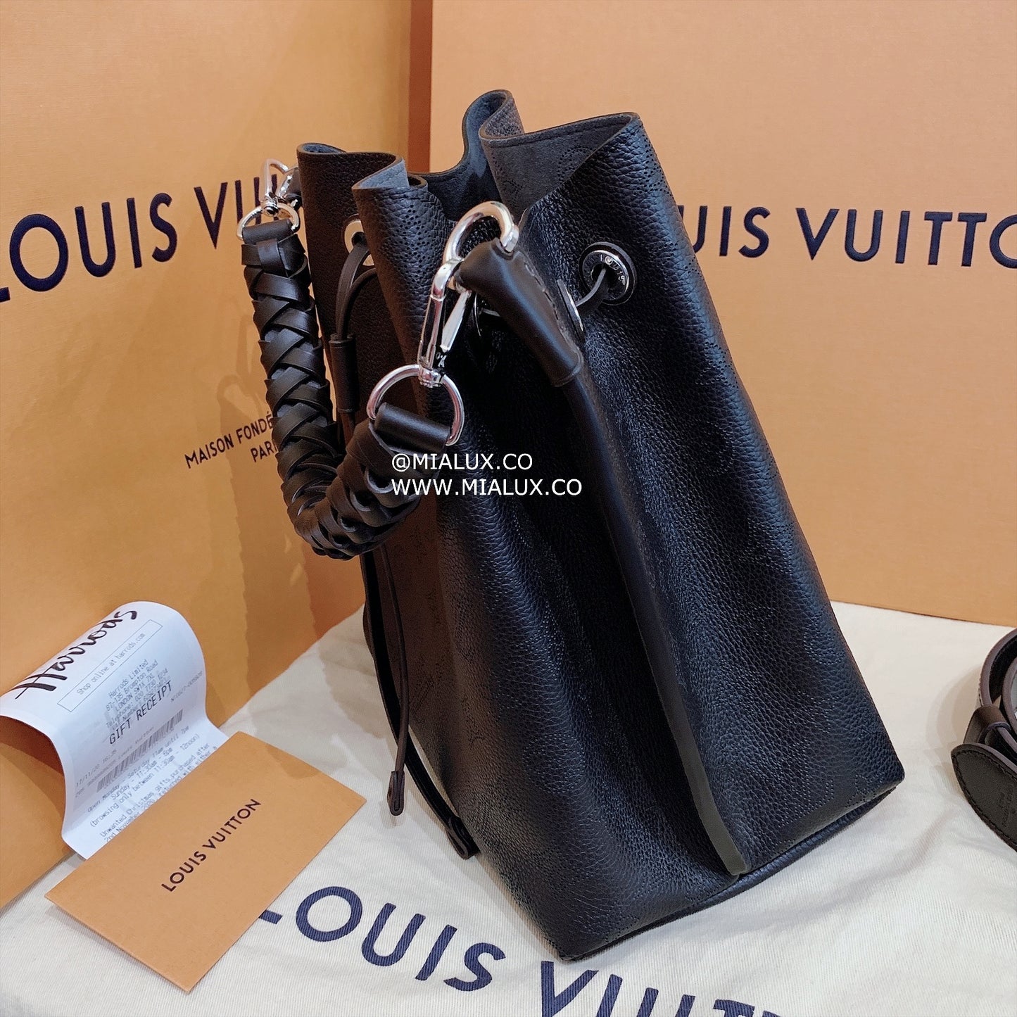 LV▪️Muria 藤編牛皮水桶包/3550✨🉐146550