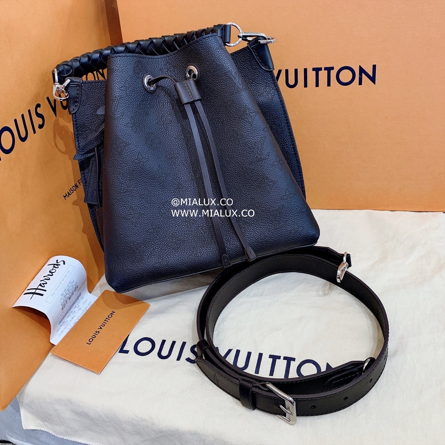 LV▪️Muria 藤編牛皮水桶包/3550✨🉐146550
