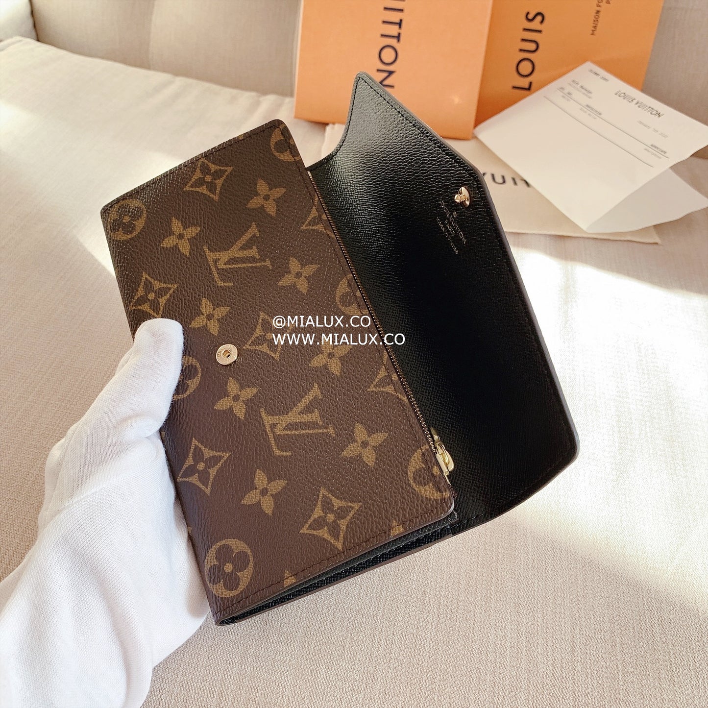LV Sarah 拼色信封長夾/565✨🉐24730