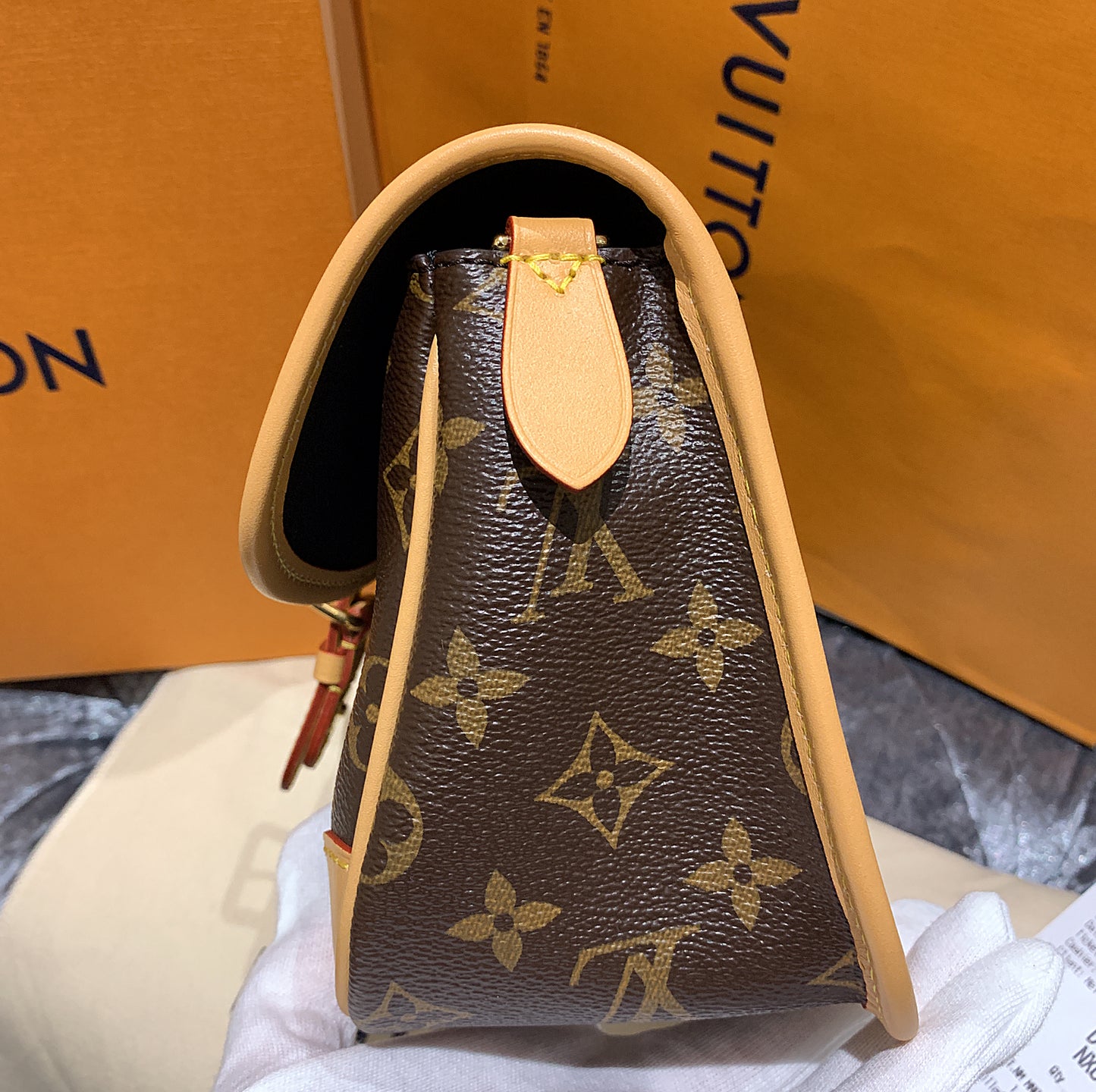 LV▪️Diane 法棍包/1820✨🉐77440