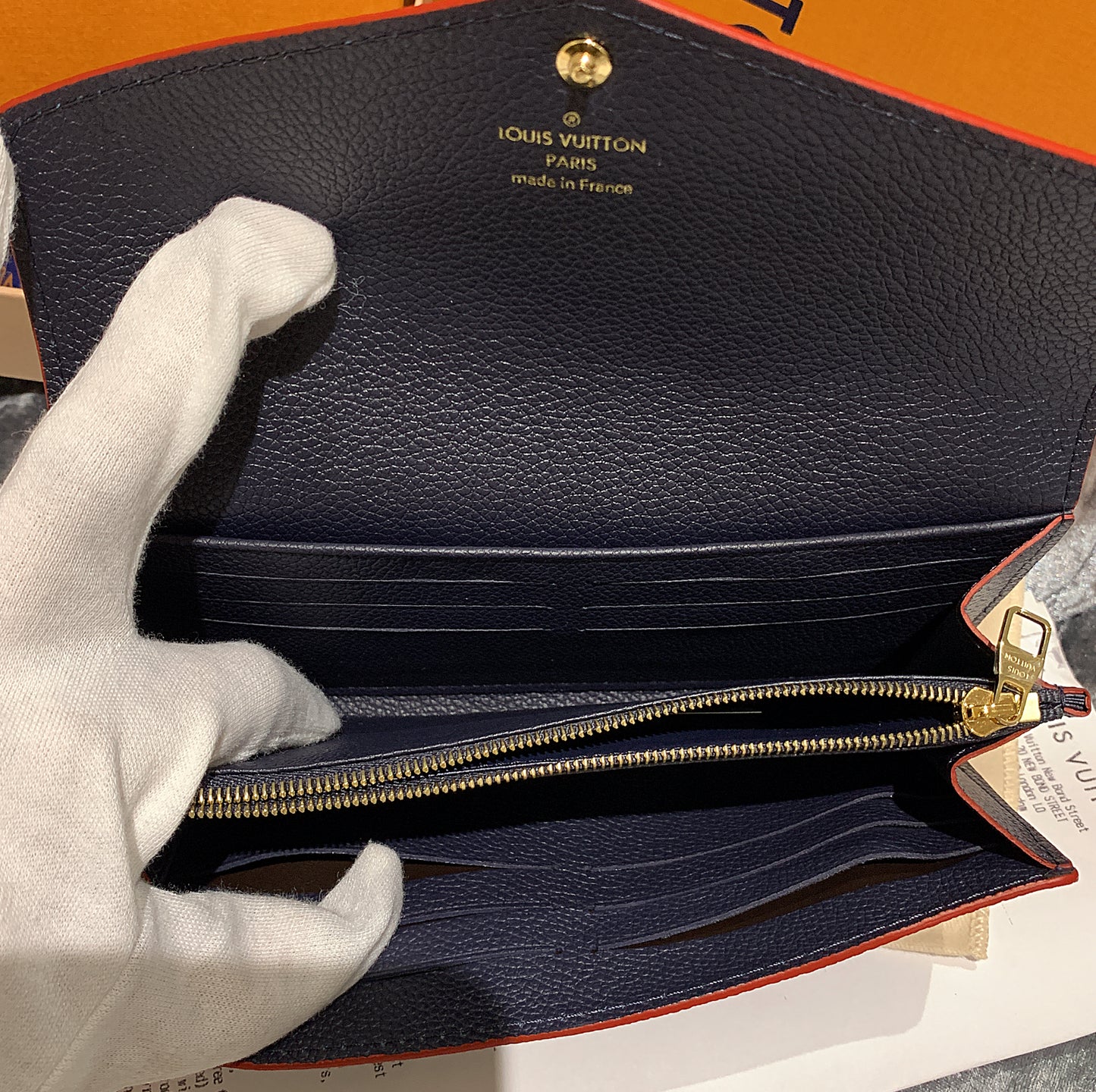 LV▪️Sarah 壓紋牛皮信封長夾/620✨🉐27040