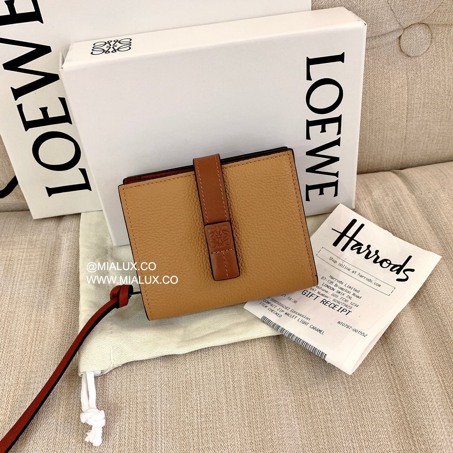 Loewe▪️Compact zip 軟粒面牛皮雙開短夾/495
