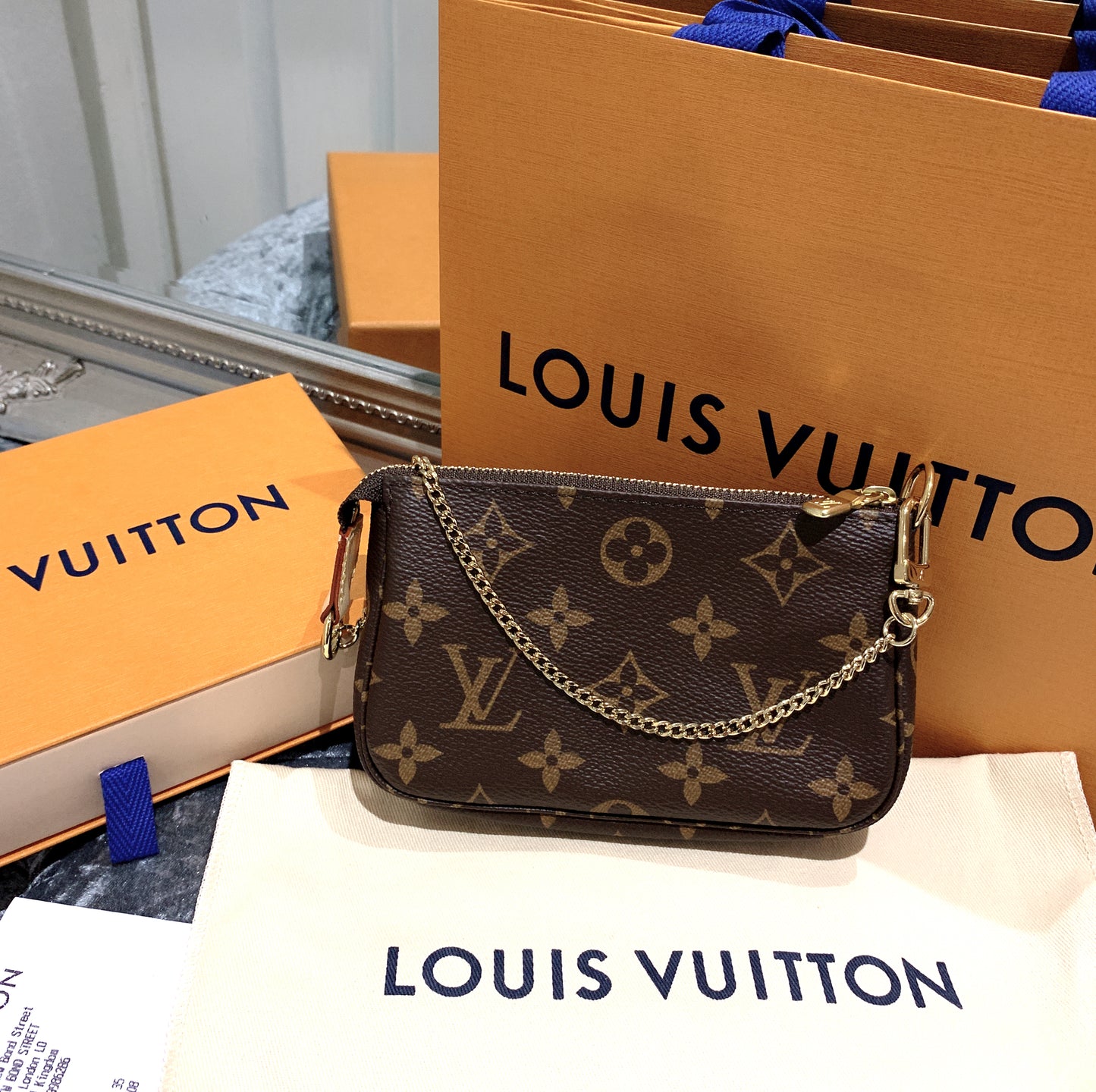 LV▪️Mini Pochette Accessoires 腋下小包/540✨🉐23680